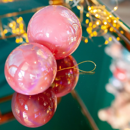 Новогодний шар на елку жемчужно-розовый